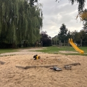 Bild vom Spielplatz anzeigen.