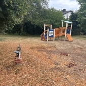 Bild vom Spielplatz anzeigen.