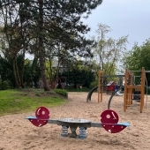 Bild vom Spielplatz anzeigen.