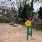 Bild vom Spielplatz anzeigen.