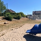 Bild vom Spielplatz anzeigen.