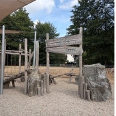 Bild vom Spielplatz anzeigen.