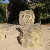 Bild vom Spielplatz anzeigen.