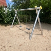 Bild vom Spielplatz anzeigen.