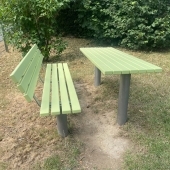 Bild vom Spielplatz anzeigen.