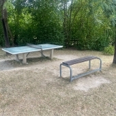 Bild vom Spielplatz anzeigen.