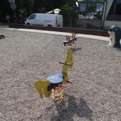 Bild vom Spielplatz anzeigen.