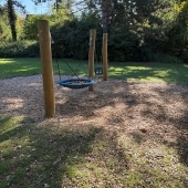 Bild vom Spielplatz anzeigen.