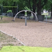 Bild vom Spielplatz anzeigen.