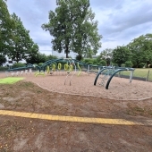 Bild vom Spielplatz anzeigen.