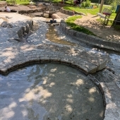 Bild vom Spielplatz anzeigen.