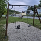 Bild vom Spielplatz anzeigen.
