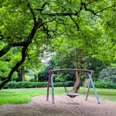 Bild vom Spielplatz anzeigen.