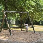 Bild vom Spielplatz anzeigen.