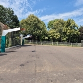 Bild vom Spielplatz anzeigen.