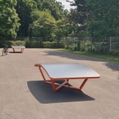 Bild vom Spielplatz anzeigen.