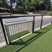 Bild vom Spielplatz anzeigen.