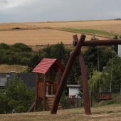 Bild vom Spielplatz anzeigen.