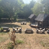 Bild vom Spielplatz anzeigen.