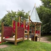 Bild vom Spielplatz anzeigen.