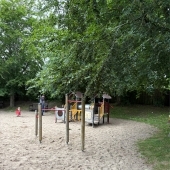Bild vom Spielplatz anzeigen.