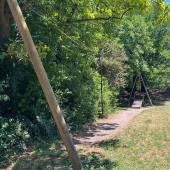 Bild vom Spielplatz anzeigen.