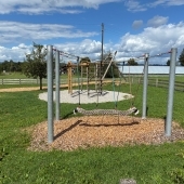 Bild vom Spielplatz anzeigen.