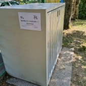 Bild vom Spielplatz anzeigen.