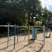 Bild vom Spielplatz anzeigen.