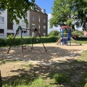 Bild vom Spielplatz anzeigen.