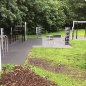 Bild vom Spielplatz anzeigen.