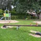 Bild vom Spielplatz anzeigen.