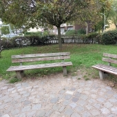 Bild vom Spielplatz anzeigen.