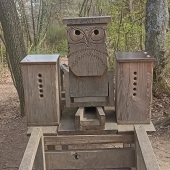 Bild vom Spielplatz anzeigen.