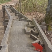 Bild vom Spielplatz anzeigen.