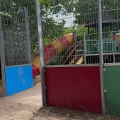 Bild vom Spielplatz anzeigen.