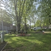Bild vom Spielplatz anzeigen.