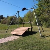 Bild vom Spielplatz anzeigen.