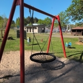 Bild vom Spielplatz anzeigen.