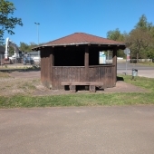 Bild vom Spielplatz anzeigen.