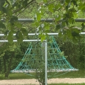 Bild vom Spielplatz anzeigen.