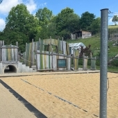 Bild vom Spielplatz anzeigen.