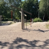 Bild vom Spielplatz anzeigen.