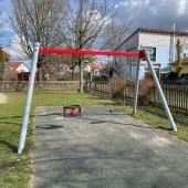 Bild vom Spielplatz anzeigen.