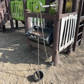 Bild vom Spielplatz anzeigen.