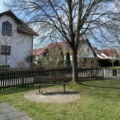 Bild vom Spielplatz anzeigen.