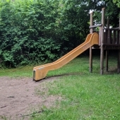 Bild vom Spielplatz anzeigen.