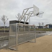 Bild vom Spielplatz anzeigen.