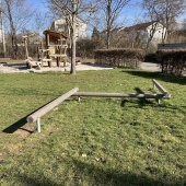 Bild vom Spielplatz anzeigen.