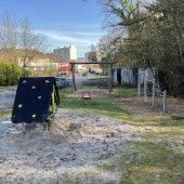 Bild vom Spielplatz anzeigen.